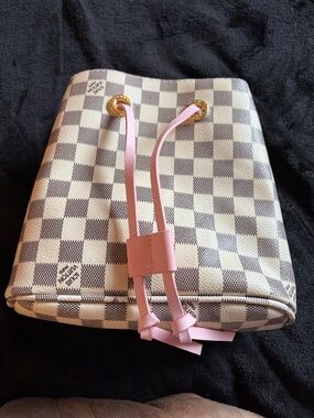 Bucket Style “Neo Noe” Style Tote - White/Gray